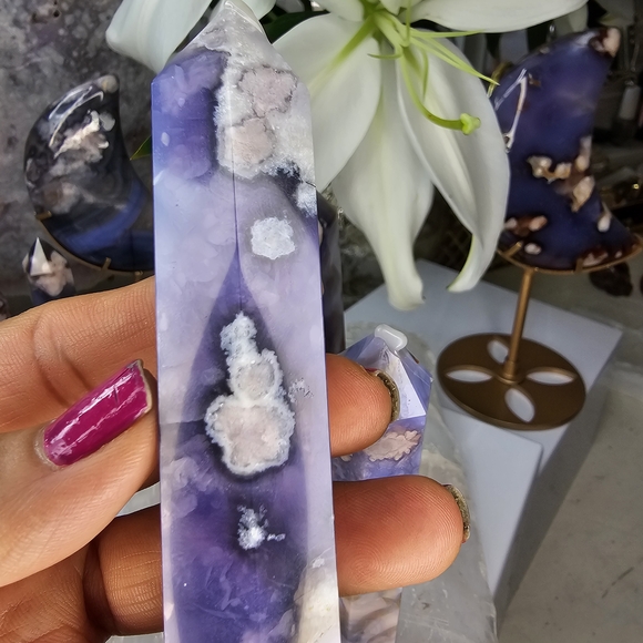 Blue Flower Agate Tower - Picture 3 of 7